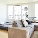 Bright Studio With Balcony In The Heart Of Paris